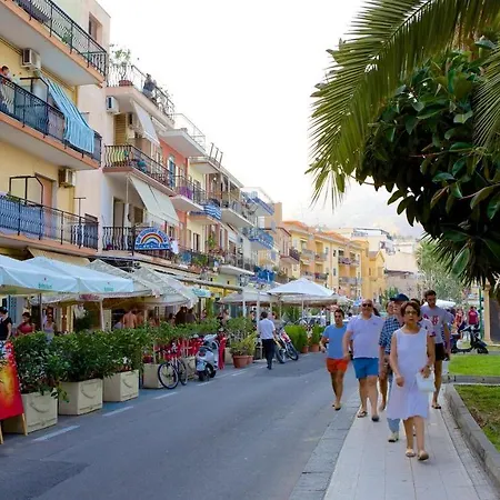 Etna Mare - Casa Vacanze - Centro - Prima Chiamaci ! * Giardini Naxos